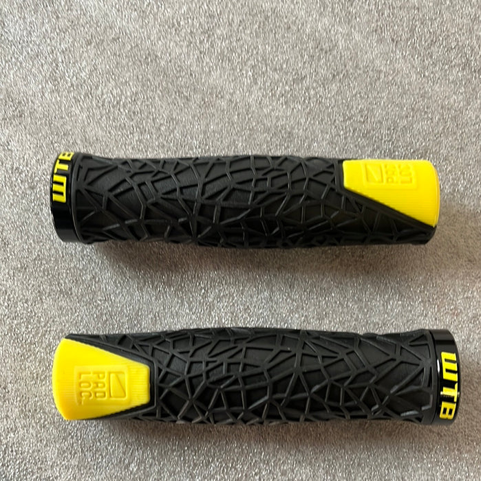 WTB Ace Padloc Handlebar Grips Black yellow