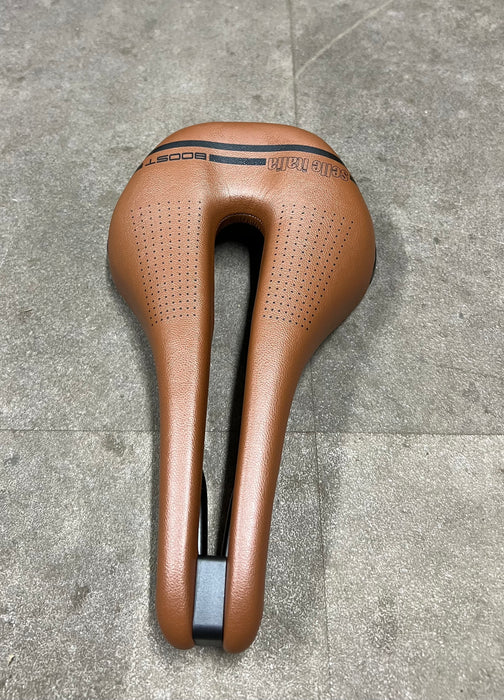 Selle Italia Novus Boost L Brown 255mm x 148mm